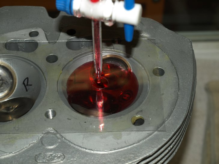 Filling the compression chamber with ATF