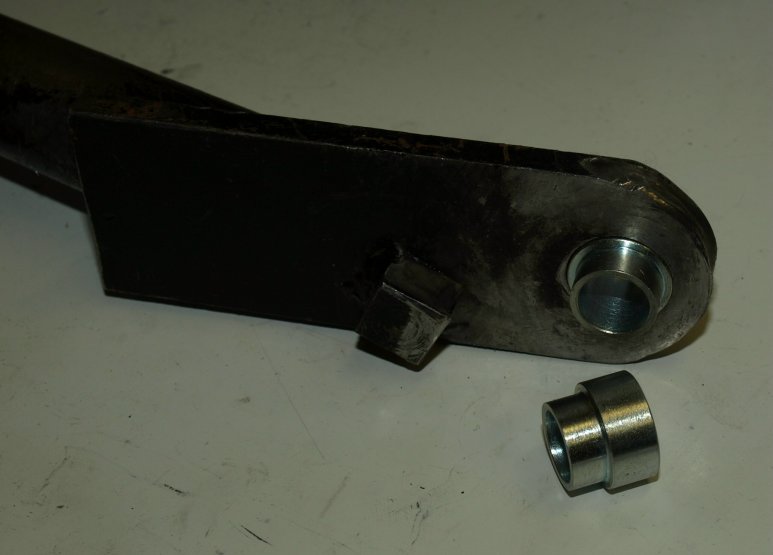 How the spacer fits into the center stand.