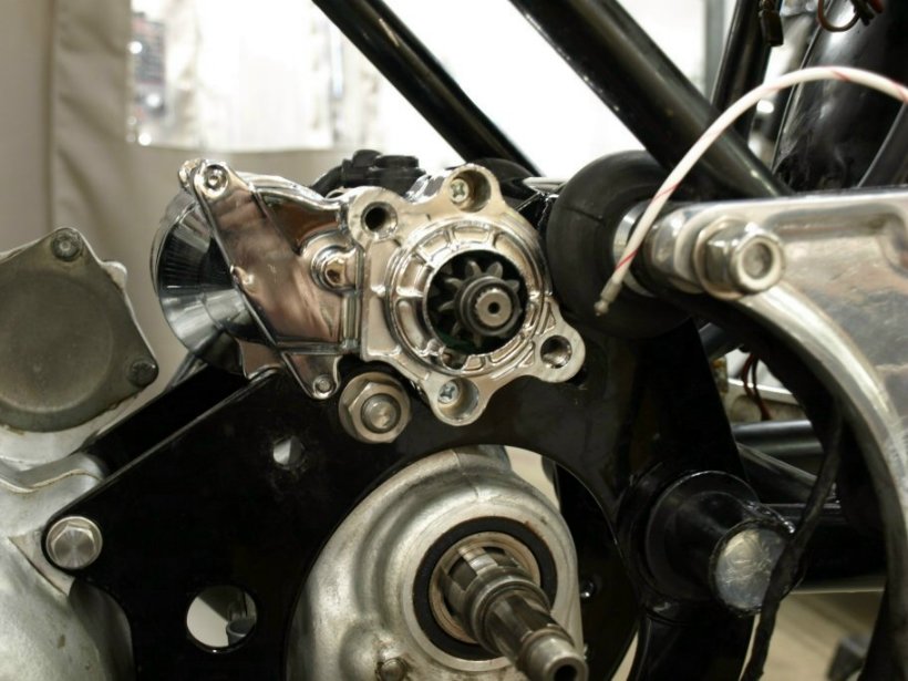 The left side of a properly installed starter.